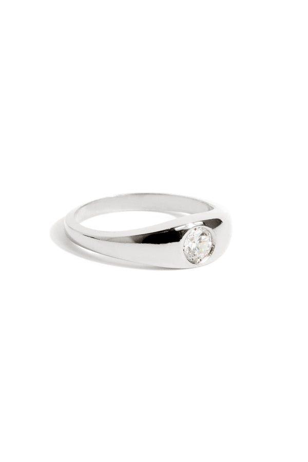 Solitaire Signet Ring in Silver
