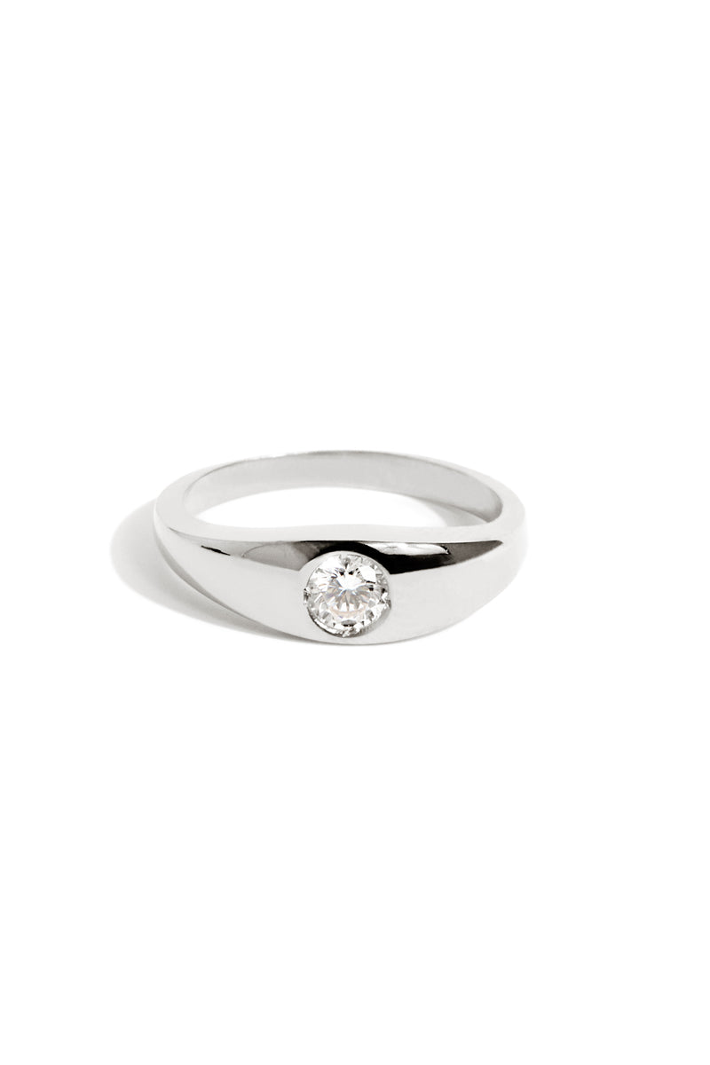 Solitaire Signet Ring in Silver