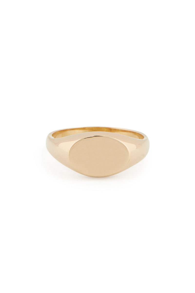 Oval Signet Ring in Gold
