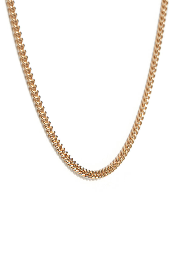 Delicate Curb Chain in Gold