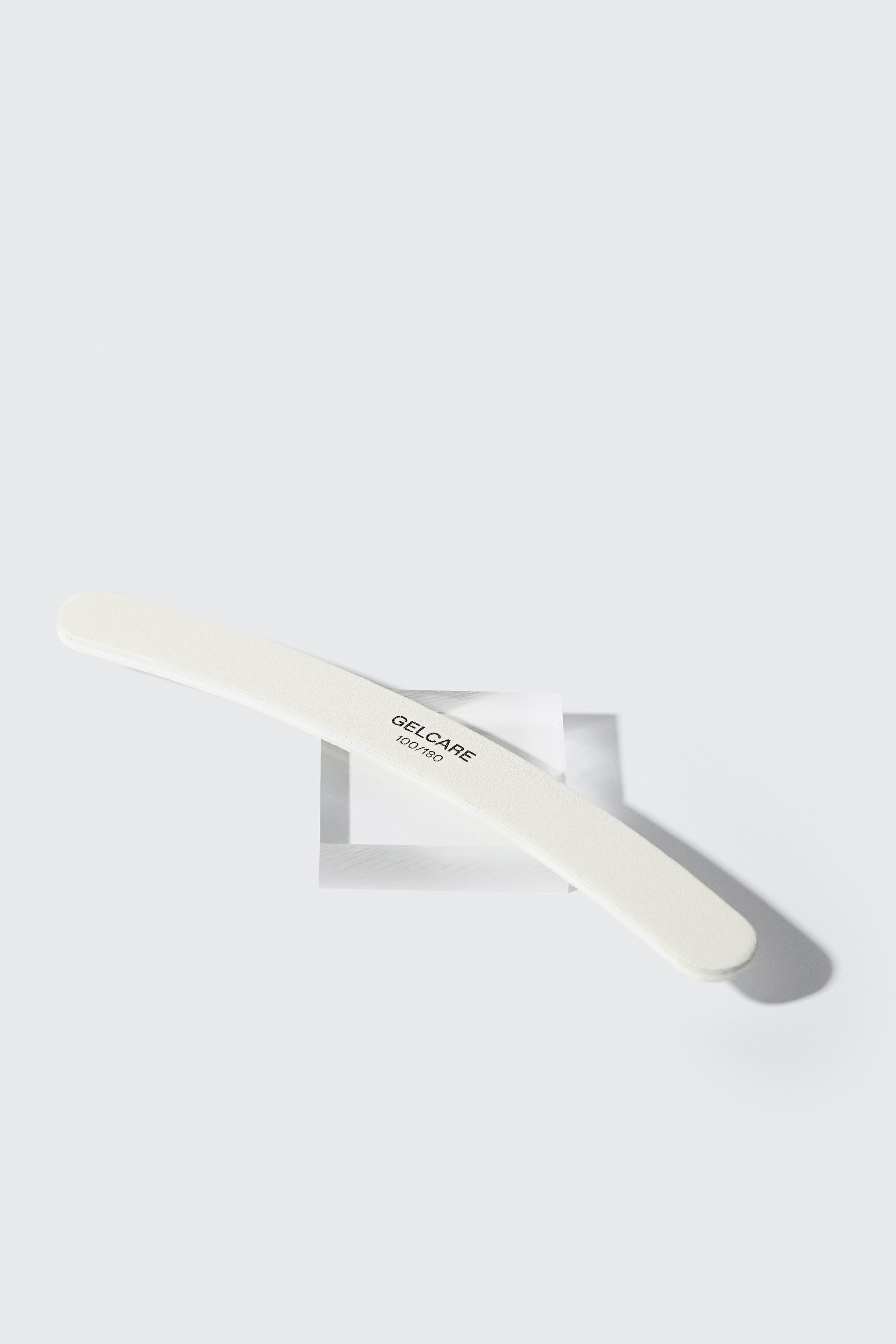 Gelcare Curved Nail File – Le Manoir®